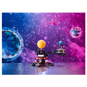 Lego Planet Earth & Moon in Orbit 42179